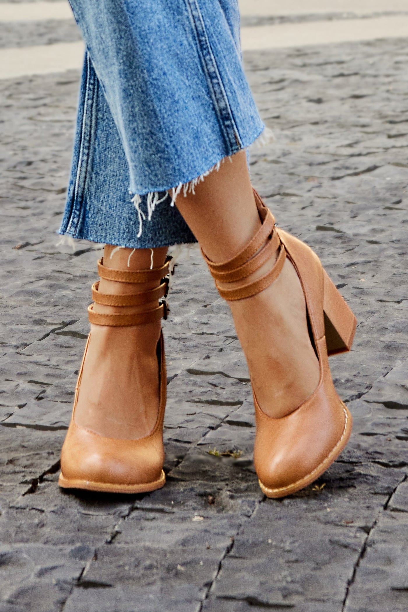 Caa™ | Smooth sandals with ankle strap and chunky heel