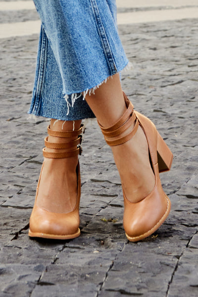 Caa™ | Smooth sandals with ankle strap and chunky heel