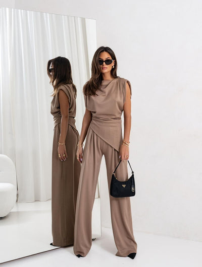 Elegant Women's Two-Piece Outfit Set in Soft Fabric – Versatile Clothing for Any Occasion